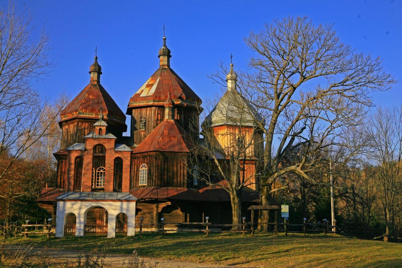 Domek Skowronek Z Basenem Lesko Exteriér fotografie